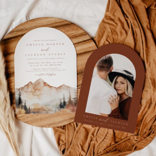 Boog Boho Waterverf Mountain bruiloft uitnodiging
