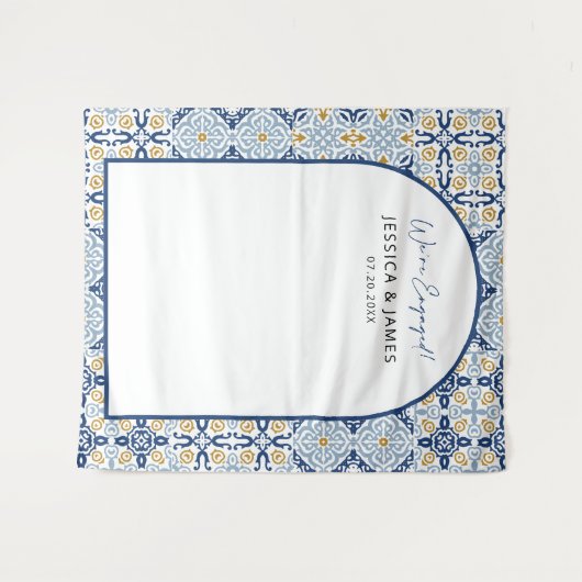 Boog Mediterraan tegel verlovingsfoto achtergrond Wandkleed (Voorkant (horizontaal))