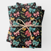 Boog patroon met sterren en dennentakken inpakpapier vel (In situ)