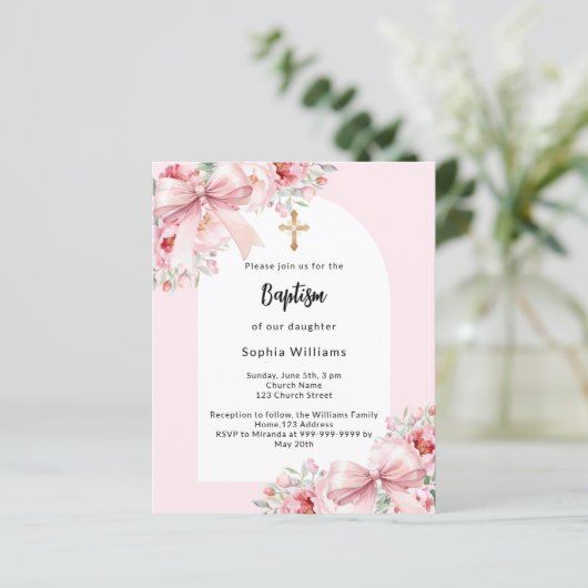 Boog roze bloemen boog meisje doop uitnodiging (Staand voorkant)