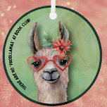 Book Club Funny Llama Keramisch Ornament<br><div class="desc">Dit kerstvakantieseizoen behandel je vrienden uit je boekenclub met dit humoristische lamapontwerp. Cute lama draagt een hartvormig glaasje en een  cactus bloem. Grappig gezegde "Er zijn geen "problemen" in de boekenclub.</div>