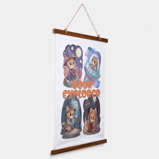 Book Explorer – Cute Cat Reading Adventure Hangend Wandkleed (Gebogen)