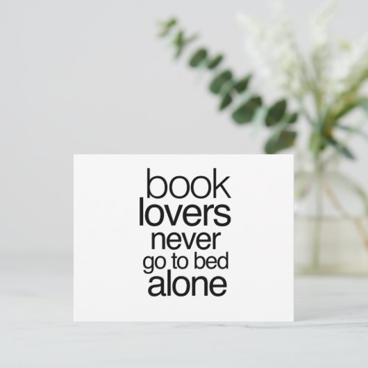 Book Lovers Never Go to Bed Alone Briefkaart (Staand voorkant)