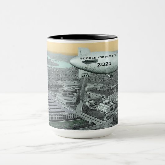 BOOKER VOOR PRESIDENT 2020 COMIC MOK BLIMP OVER ge (Midden)