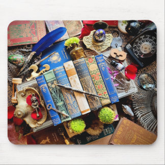 Bookish Maximalist Muismat