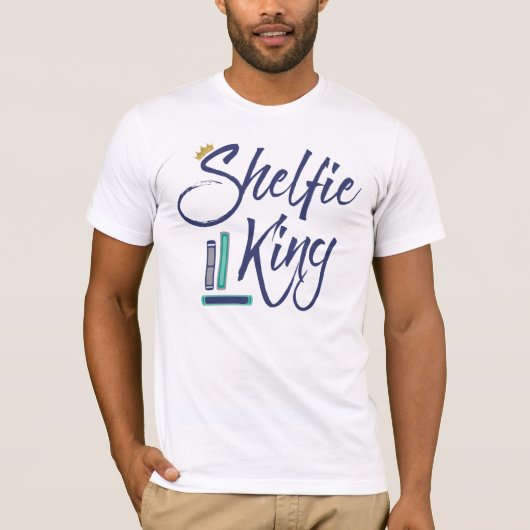Booklover Shelfie King T-shirt (Voorkant)