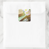 Books & flowers vierkante sticker (Tas)