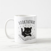 Booktrovert kat met boek en sterren koffiemok (Links)