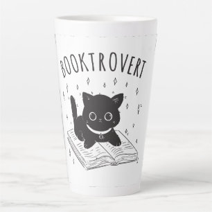 Booktrovert kat met boek en sterren latte mok