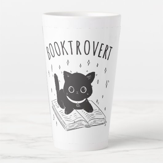 Booktrovert kat met boek en sterren latte mok (Voorkant)