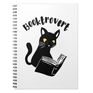 Booktrovert kat met boek notitieboek