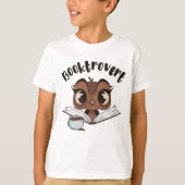 Booktrovert uil met boek en koffie t-shirt (Voorkant)