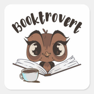 Booktrovert uil met boek en koffie vierkante sticker
