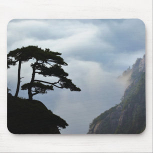 Boom gesilhouetteerd bij zonsopgang, Gele Berg, Muismat