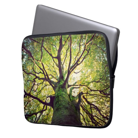 Boom Hugging Laptop Sleeve (Voorkant Links)