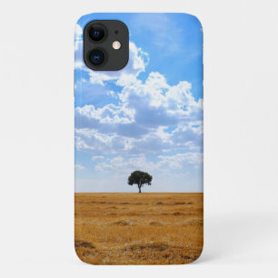 Boom in een geoogst tarweveld Case-Mate iPhone case