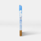 Boom in een geoogst tarweveld iPhone hoesje (Linkerkant)