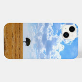 Boom in een geoogst tarweveld iPhone hoesje (Achterkant horizontaal)
