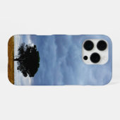 Boom in een leeg veld iPhone hoesje (Achterkant horizontaal)