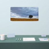 Boom in een leeg veld spandoek (Beurs)