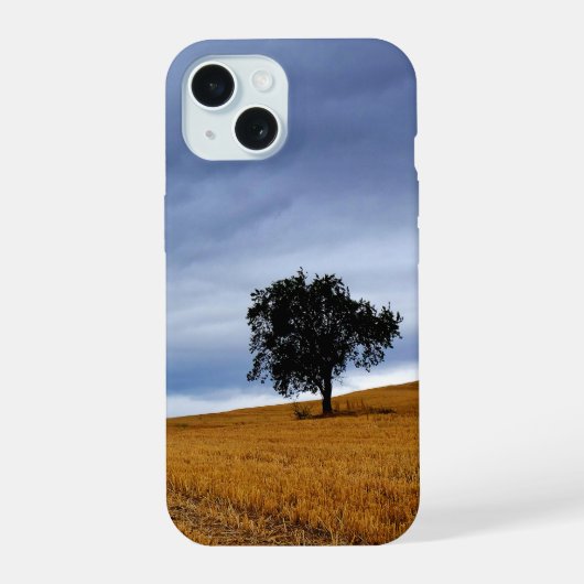 Boom in een tarweveld iPhone 15 case (Achterkant)