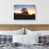 Boom in zonsondergang canvas afdruk (Insitu (Slaapkamer))