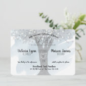 Boom met gebeeldhouwd hart en strijklichten blauw kaart (Staand voorkant)