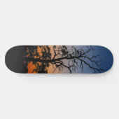 Boom op een achtergrond van zonsondergang skateboard (Horizontaal)