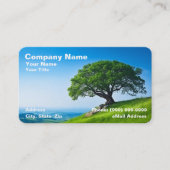 Boom op heuvel tegen heldere blauwe lucht visitekaartje (Voorkant)