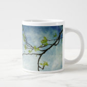 Boom over getextureerde hemel grote koffiekop (Rechts)
