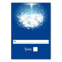 Boom, sprankelende lichten blauwe trouwplaats kaar