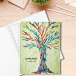 Boom van het Leven Regenboog Kleuren Douanenaam Gr Planner<br><div class="desc">Deze bijzondere Planner is versierd met een regenboogkleurige Tree of Life mozaïek op een bleke groene achtergrond. Het oorspronkelijke ontwerp werd gemaakt met behulp van kleine stukjes helder gekleurd glas. Pas het aan met jouw naam en jaar. Origineel mozaïek © Michele Davies.</div>