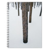 Boomboomstammen in sneeuw notitieboek (Voorkant)