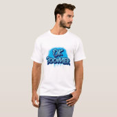 Boomer in blauwe graffiti t-shirt (Voorkant volledig)