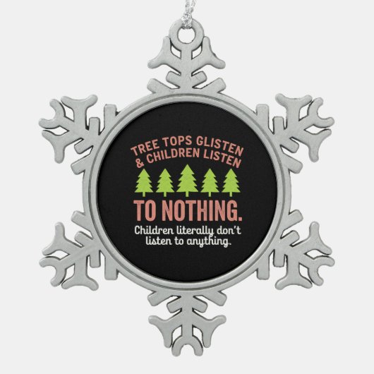 Boomglinstering en kinderen luisteren naar niets t tin sneeuwvlok ornament (Voorkant)