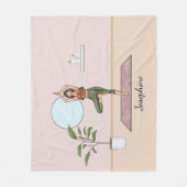 Boomhouding Yoga Vrikshasana Vrouw Met Aangepaste Fleece Deken (Voorkant)