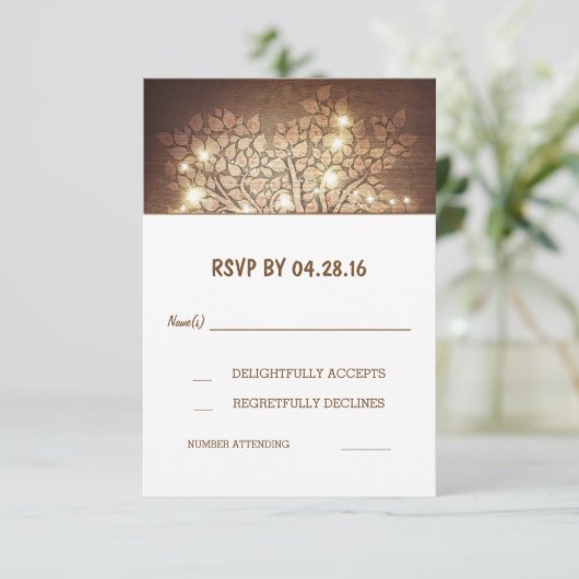 Boomlichten Rustieke Houten Trouw RSVP Kaarten (Staand voorkant)