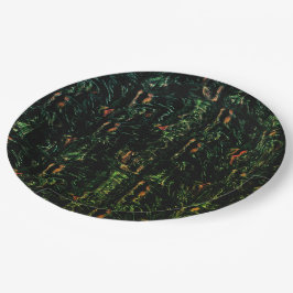 Boomschors onder groen gehammerd glas papieren bordje