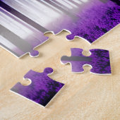 Boomsilhouet weelderig bos paarse bloemen legpuzzel (Zijkant)