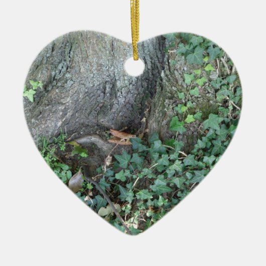 Boomstam en vijver in het bos keramisch ornament (Voorkant)