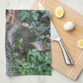 Boomstam en vijver in het bos theedoek (Quarter Fold)