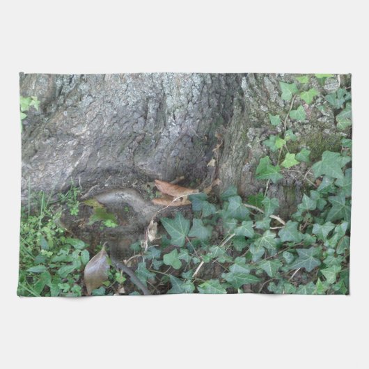 Boomstam en vijver in het bos theedoek (Horizontaal)