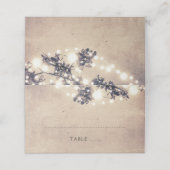 Boomtakken en String Lights Rustieke bruiloft Plaatskaartje (Buitenkant ongevouwen)