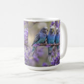 Boomtop Chatter: Blauwe Budgies in Jacaranda Tree, Koffiemok (Voorkant rechts)