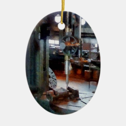 Boor machine bij raam keramisch ornament (Voorkant)