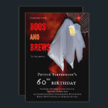 Boos and Brews Ghost Halloween 60th Birthday Party Kaart<br><div class="desc">"Boos and Brews" geest die een biermerk bezit van 60th Birthday Party. Composietontwerp per feestdag — Design.</div>