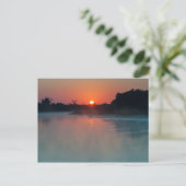Boot bij zonsopgang op de rivier briefkaart (Staand voorkant)