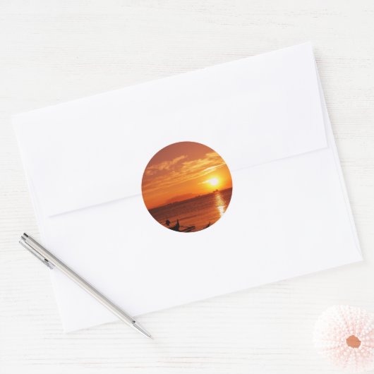 Boot en zonsondergang ronde sticker (Envelop)