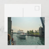 Boot onder een ophaalbrug, Charlevoix, Michigan Briefkaart (Voorkant / Achterkant)