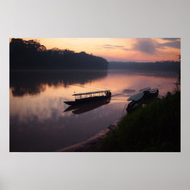 Boot op de rivier in de Amazone regenwoud poster